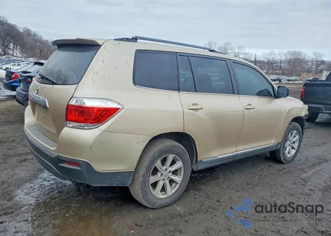 2011 Toyota Highlander Base z USA, uszkodzony, nr VIN 5TDZA3EH1BS015451